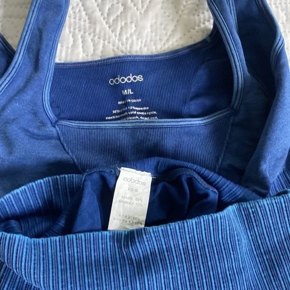 Workout set Square-Neck Bra workout top and leggings - Picture 3 of 11